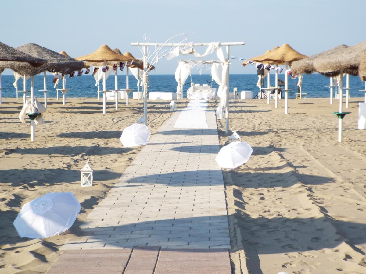 Torquemada Beach Club Маргерита ди Савоя Екстериор снимка