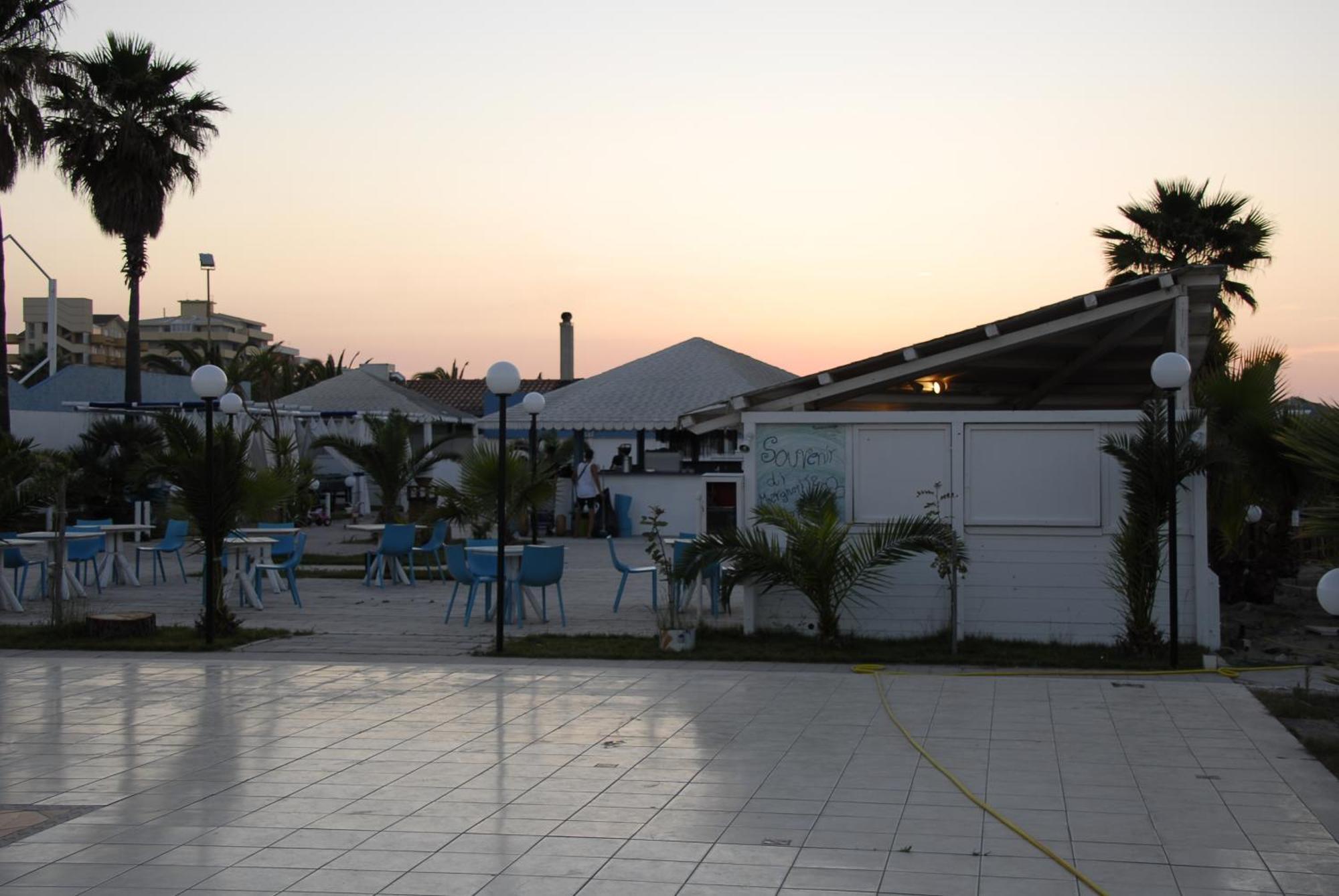 Torquemada Beach Club Маргерита ди Савоя Екстериор снимка